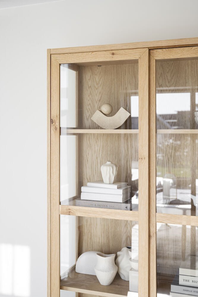 Hazelton Vitrinskåp Ek | Rowico Home | 7340126559604 | 121152 | Maessing Interiör
