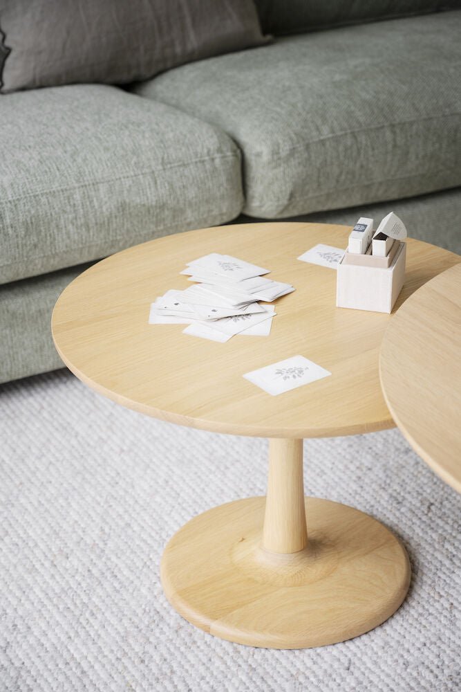 Hobart Soffbord Ek Ø60 | Rowico Home | 7340126570036 | 129012 | Maessing Interiör