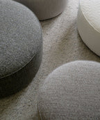Joplin Sittpuff Ljusbeige Ø90 | Rowico Home | 7340233305323 | 148760 | Maessing Interiör