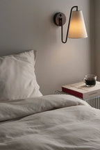 Lou Bouclé Vägglampa Brons/Vit | Globen Lighting | 7319437335641 | 733564 | Maessing Interiör