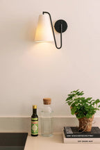 Lou Bouclé Vägglampa Svart/Vit | Globen Lighting | 7319437335115 | 733511 | Maessing Interiör