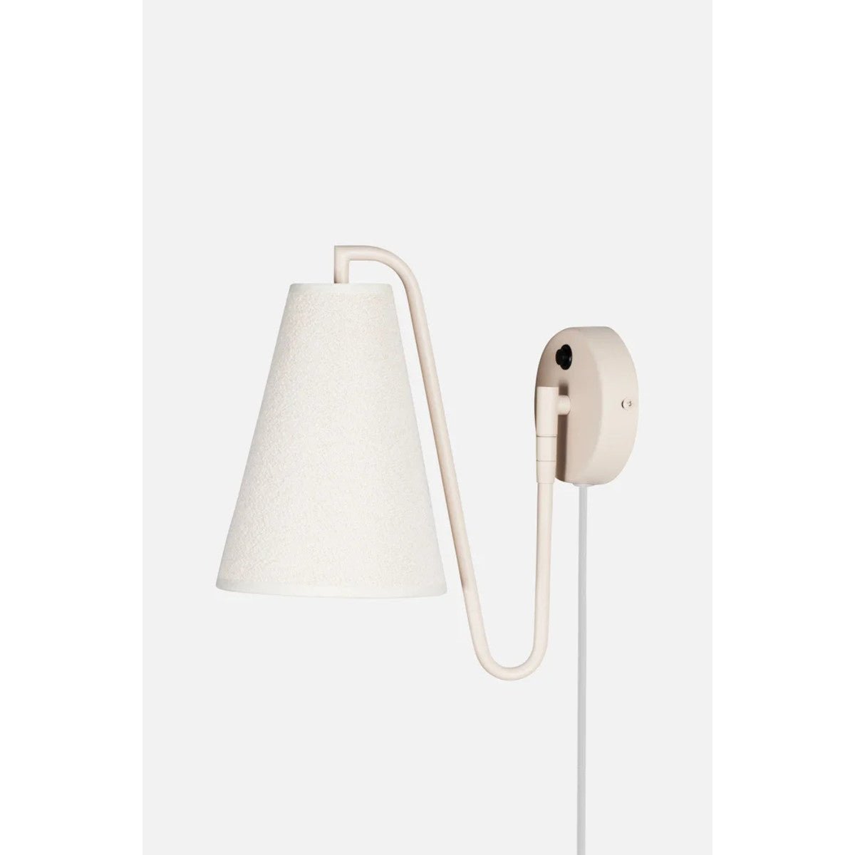 Lou Bouclé Vägglampa Vit/Beige | Globen Lighting | 7319437335023 | 733502 | Maessing Interiör