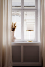Marcel Bordslampa 55 Mässing/Vit | By Rydéns | 7391741012395 | 4024560-6509 | Maessing Interiör