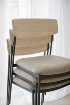 Maymont Stol Mörkbeige/Vitpigmenterad Ek/Svart | Rowico Home | 7340126571101 | 123073 | Maessing Interiör