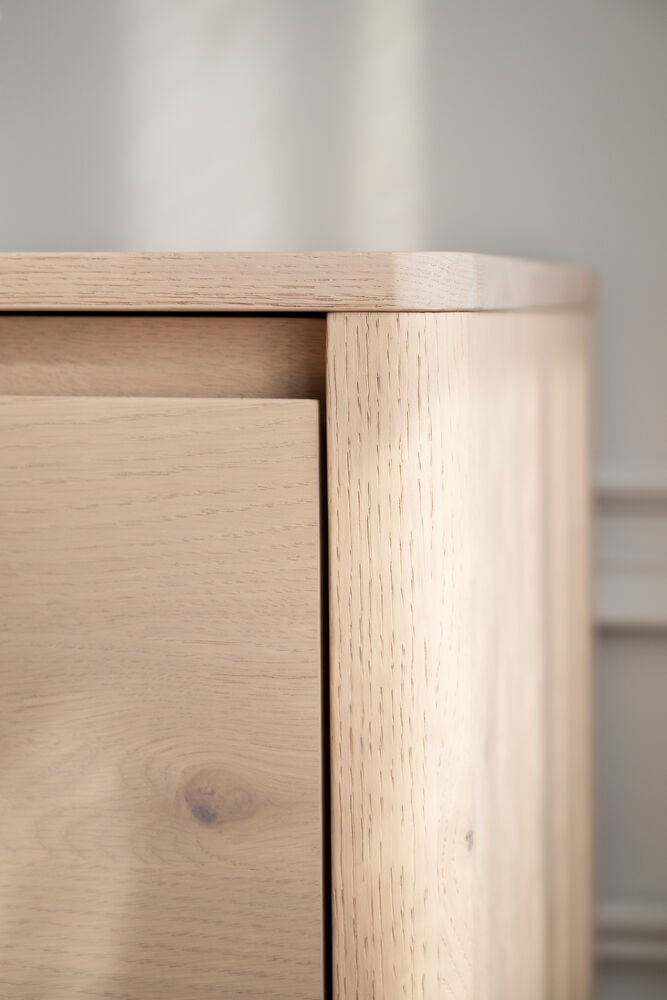 Melstone Sideboard Hög Vitpigmenterad Ek | Rowico Home | 7340233304234 | 148111 | Maessing Interiör