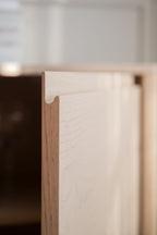 Melstone Sideboard Hög Vitpigmenterad Ek | Rowico Home | 7340233304234 | 148111 | Maessing Interiör