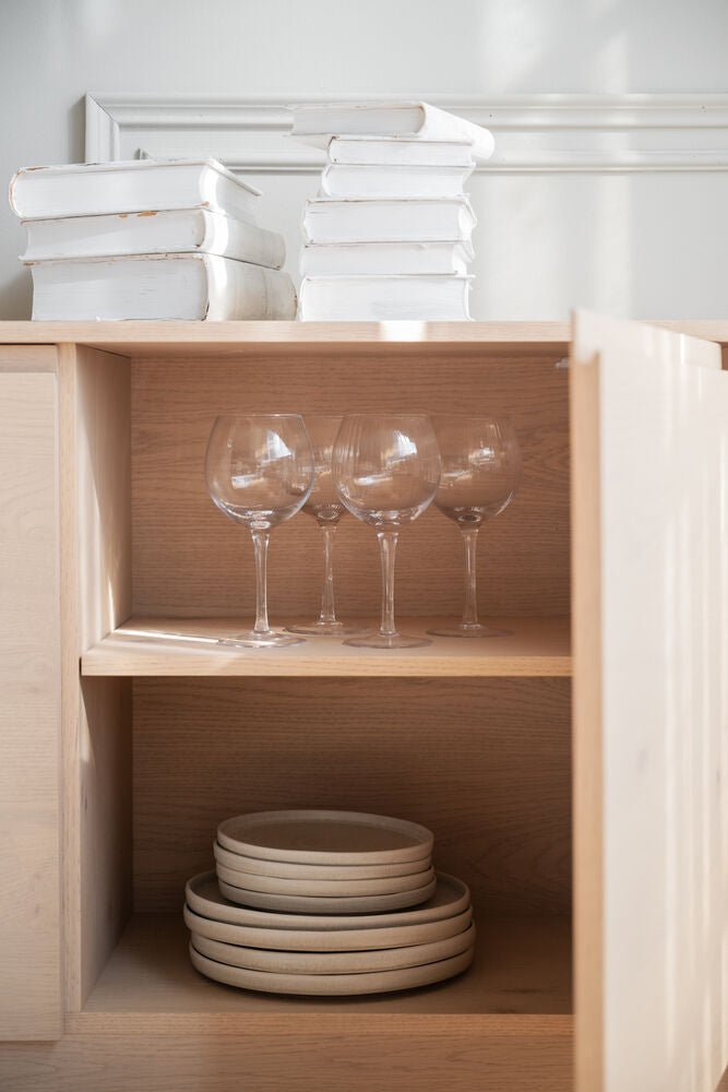 Melstone Sideboard Hög Vitpigmenterad Ek | Rowico Home | 7340233304234 | 148111 | Maessing Interiör