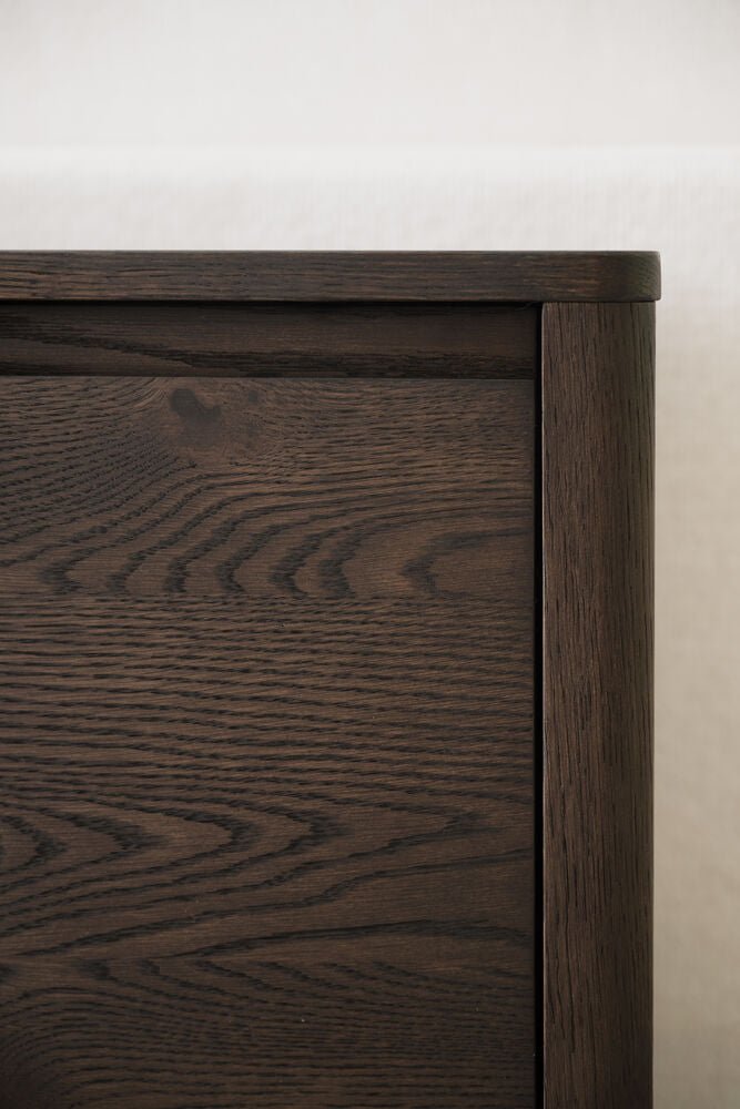 Melstone Sideboard Låg Brun Ek | Rowico Home | 7340233304227 | 148120 | Maessing Interiör