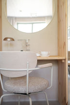 Merrick Karmstol Mörkbeige/Vitpigmenterad Ek/Beige | Rowico Home | 7340233306047 | 128310 | Maessing Interiör