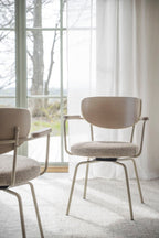 Merrick Karmstol Mörkbeige/Vitpigmenterad Ek/Beige | Rowico Home | 7340233306047 | 128310 | Maessing Interiör