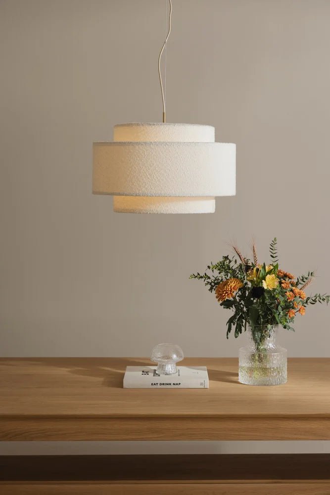 Noah 50 Bouclé Pendellampa Vit | Globen Lighting | 7319437563082 | 756308 | Maessing Interiör
