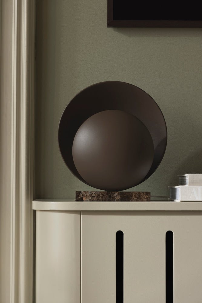 Orbit Bordslampa Brun marmor/Brun | Globen Lighting | 7319432208063 | 220806 | Maessing Interiör