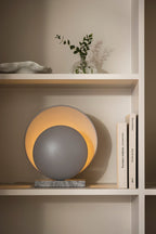 Orbit Bordslampa Grå | Globen Lighting | 7319432208100 | 220810 | Maessing Interiör