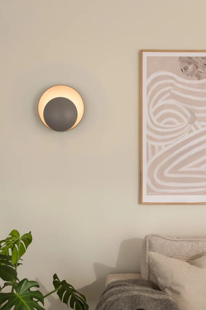 Orbit Vägglampa Grå | Globen Lighting | 7319432308107 | 230810 | Maessing Interiör