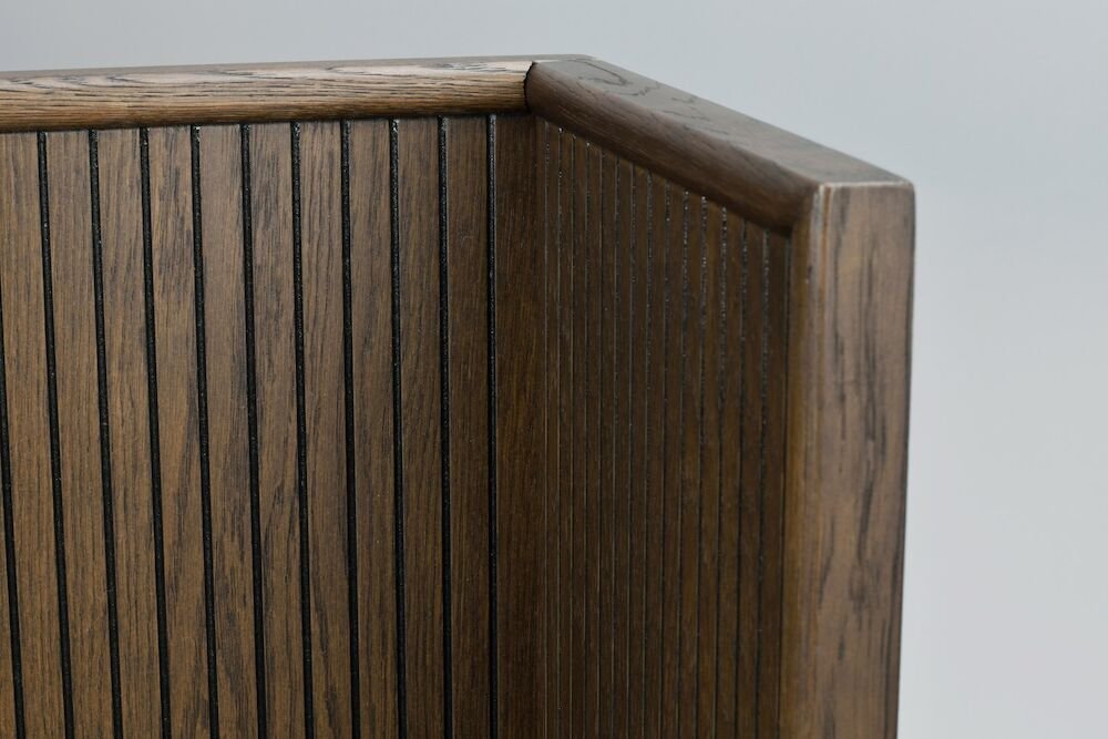 Redmond Sänggavel Brun Ek 234 | Rowico Home | 7340126554142 | 119786 | Maessing Interiör