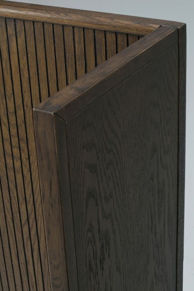 Redmond Sänggavel Brun Ek 234 | Rowico Home | 7340126554142 | 119786 | Maessing Interiör