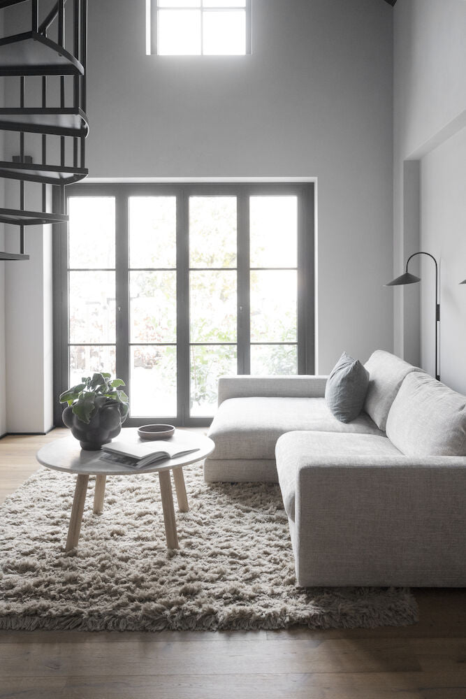 Taransay Soffbord Beige Travertin/Vitpigmenterad Ek Ø90 | Rowico Home | 7340126555927 | 120844 | Maessing Interiör