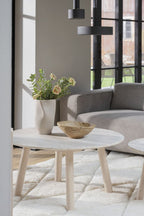 Taransay Soffbord Beige Travertin/Vitpigmenterad Ek Ø90 | Rowico Home | 7340126555927 | 120844 | Maessing Interiör