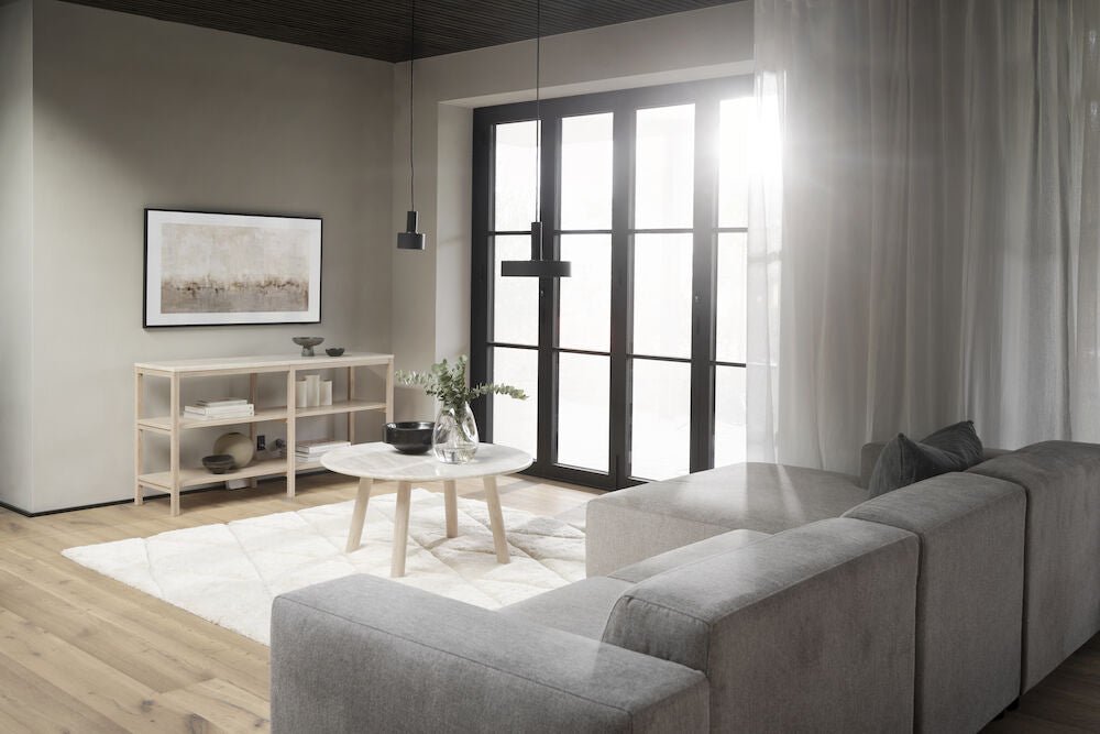 Taransay Soffbord Beige Travertin/Vitpigmenterad Ek Ø90 | Rowico Home | 7340126555927 | 120844 | Maessing Interiör