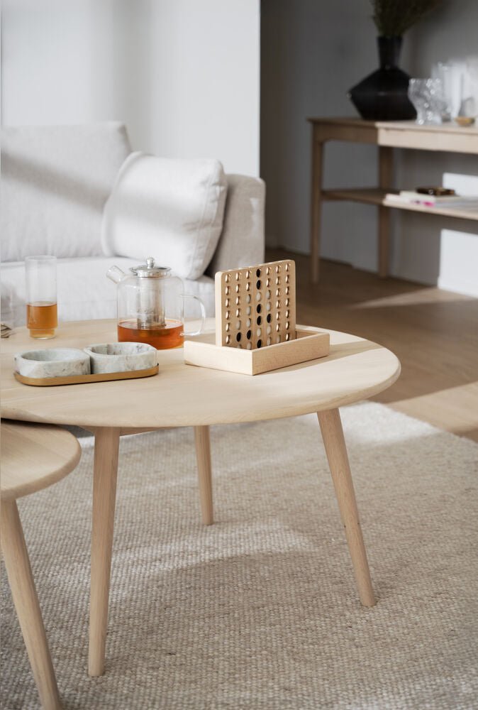Tompkins Soffbord Vitpigmenterad Ek Ø90 | Rowico Home | 7340126582053 | 128011 | Maessing Interiör
