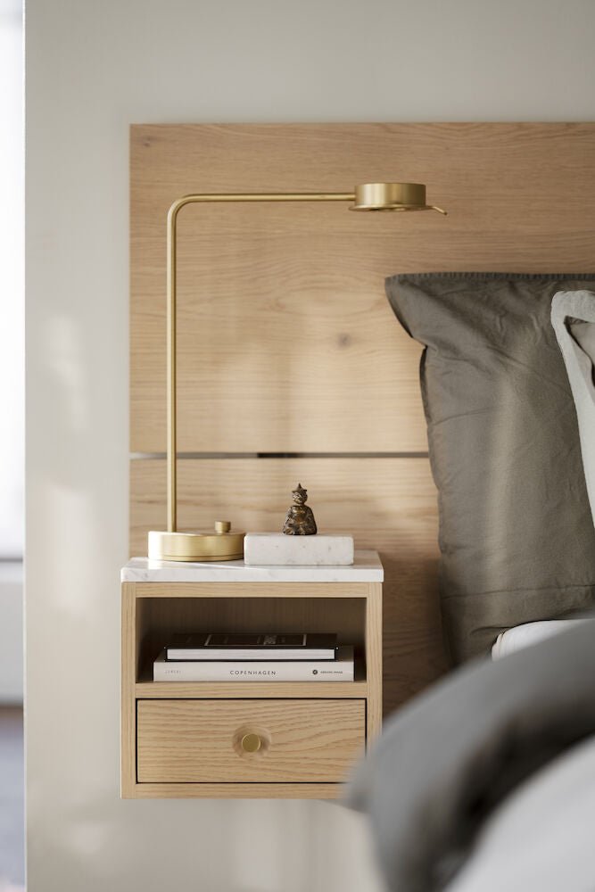 Whitmore Sänggavel Ek 240 | Rowico Home | 7340126556023 | 120765 | Maessing Interiör