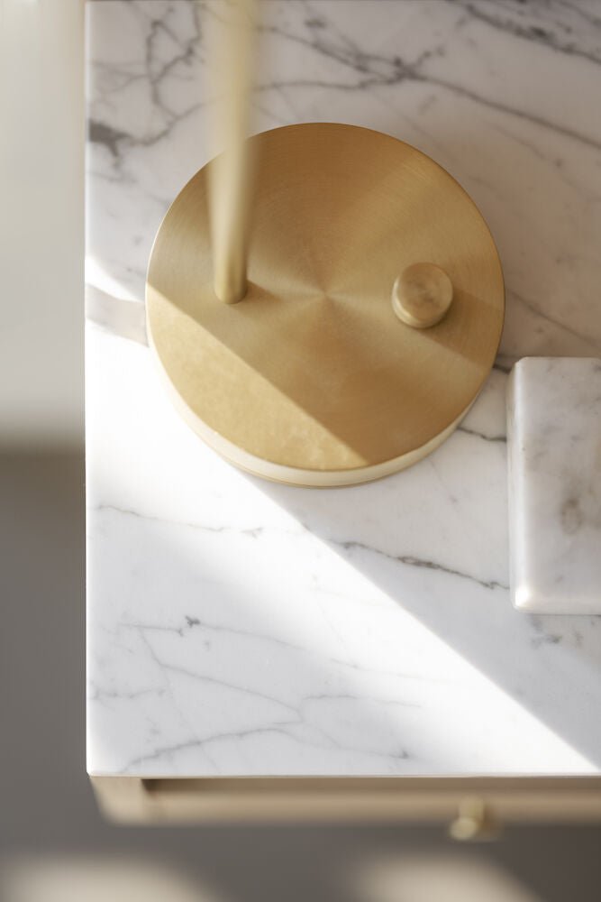 Whitmore Sänggavel Vitpigmenterad Ek 240 | Rowico Home | 7340126556801 | 120767 | Maessing Interiör
