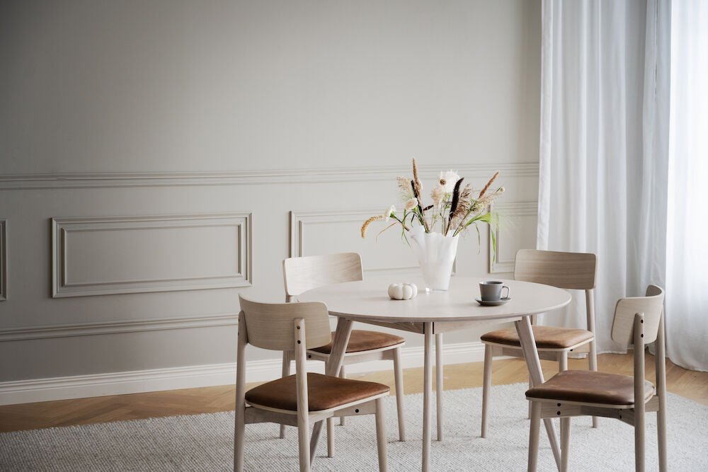 Wolcott Stol Brun/Vitpigmenterad Ek | Rowico Home | 7340126556450 | 120941 | Maessing Interiör