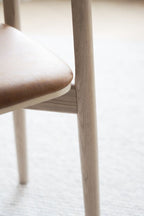 Wolcott Stol Brun/Vitpigmenterad Ek | Rowico Home | 7340126556450 | 120941 | Maessing Interiör