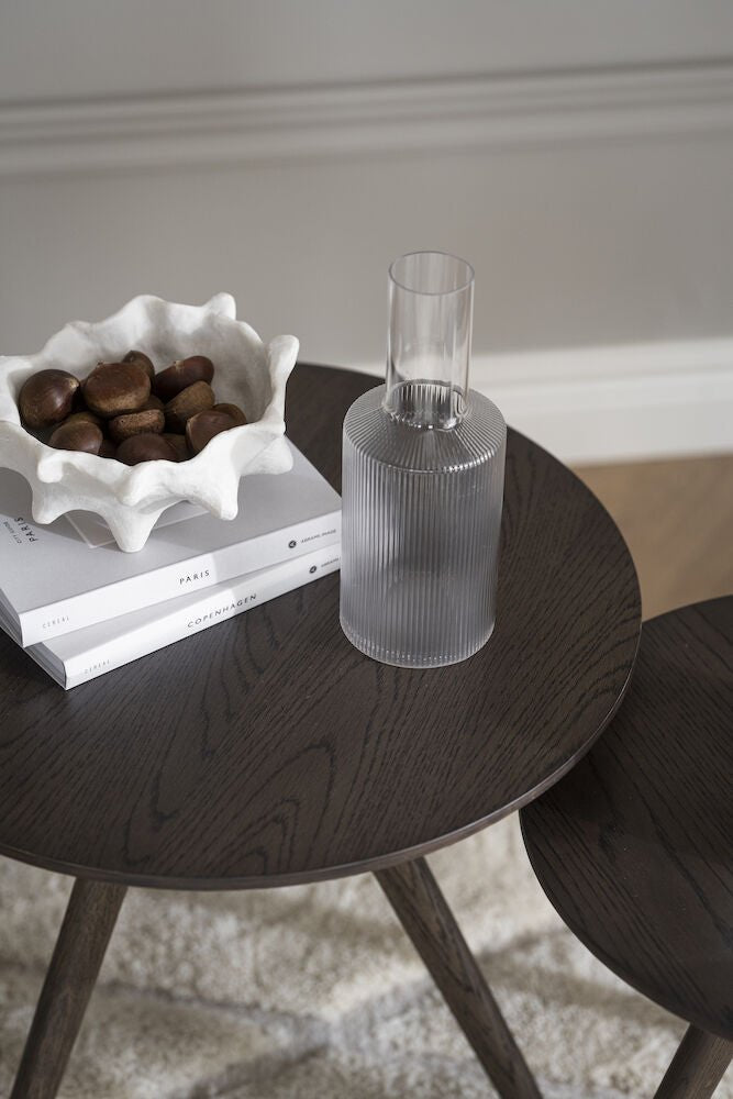 Yumi Satsbord Brun Ek Ø50+Ø40 | Rowico Home | 7340126565384 | 119215 | Maessing Interiör