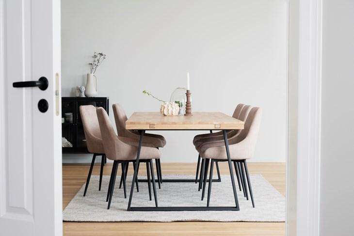 Brooklyn Matbord Ek/Svarta U - ben 220 | Rowico Home | 7340126545515 | 119822 | Maessing Interiör