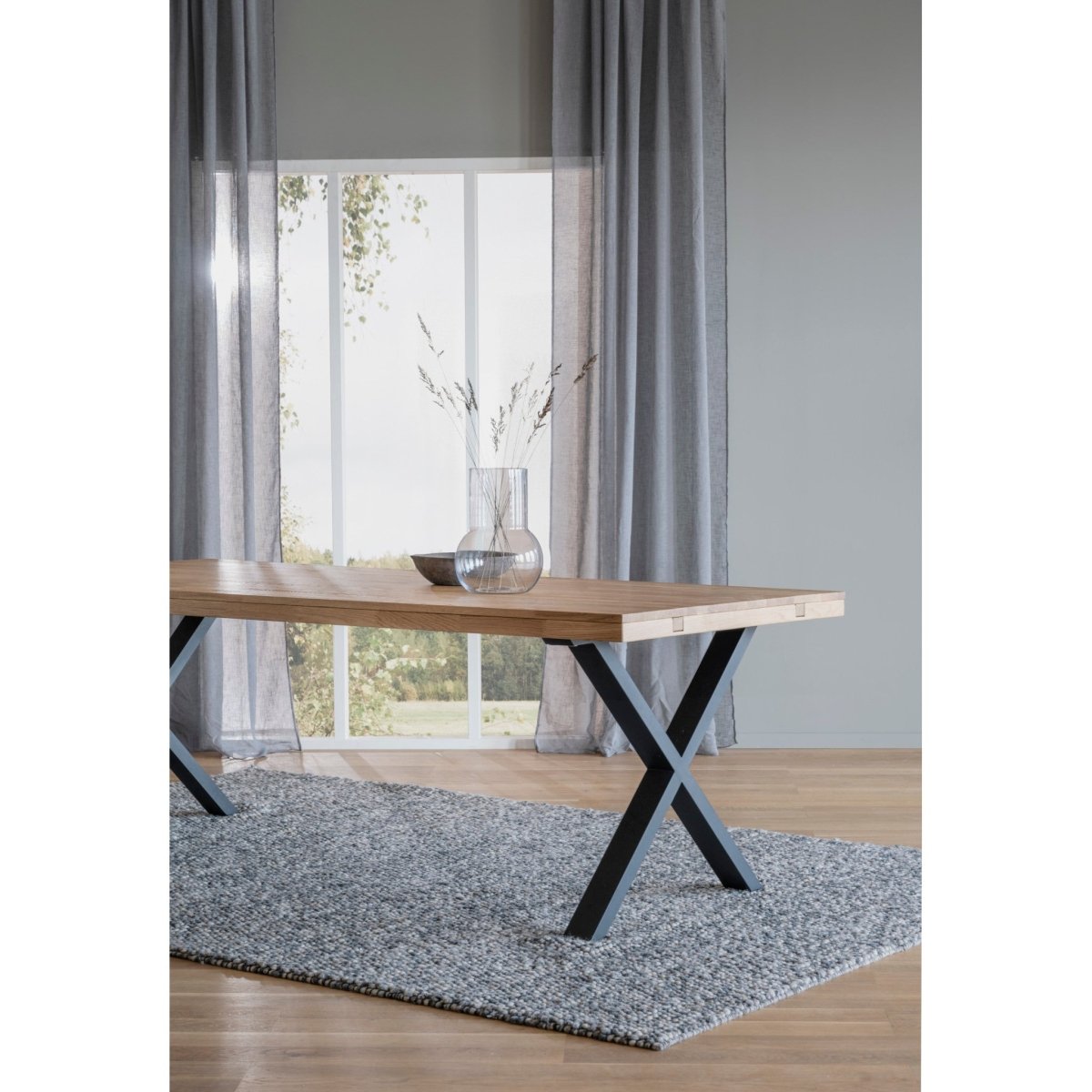 Brooklyn Matbord Ek/Svarta X - ben 220 | Rowico Home | 7340126545560 | 119826 | Maessing Interiör