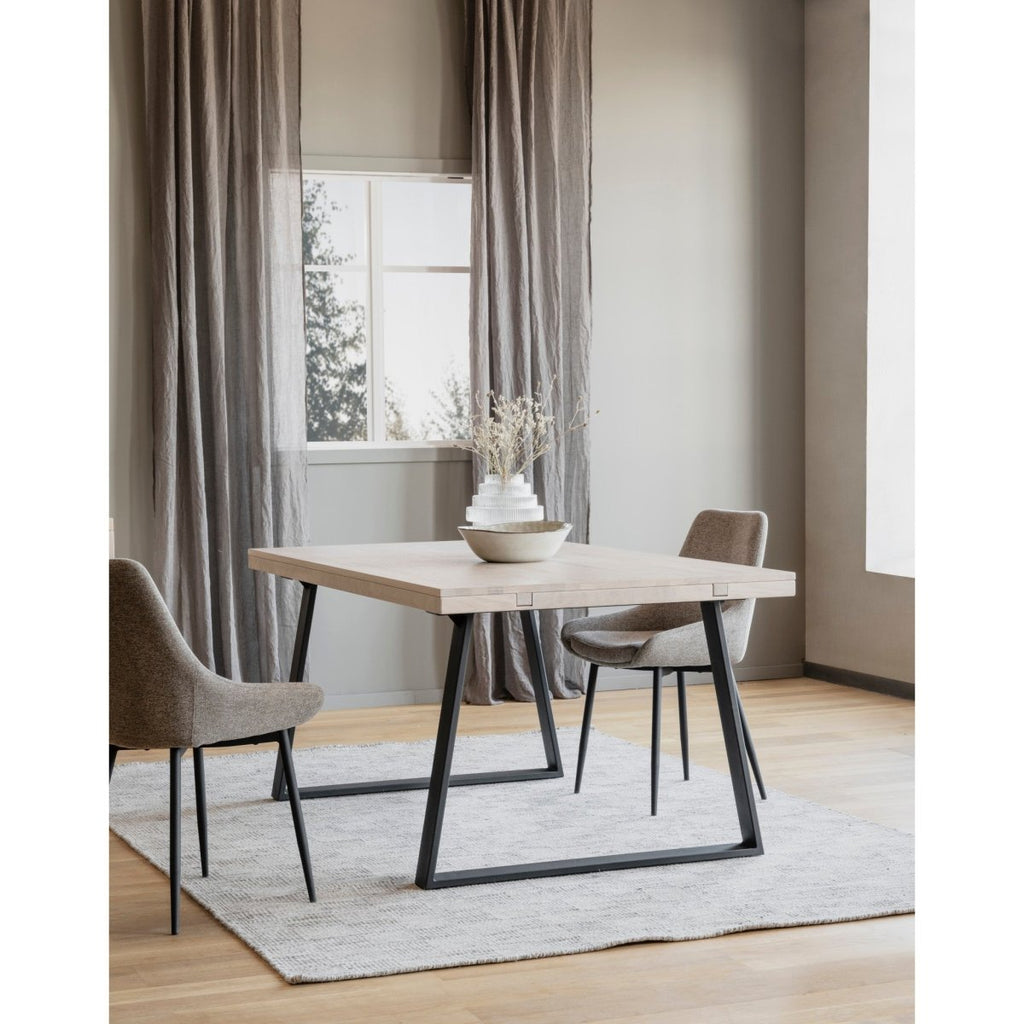 Brooklyn Matbord Vitpigmenterad/Svarta U - ben 170 | Rowico Home | 7340126547182 | 119835 | Maessing Interiör