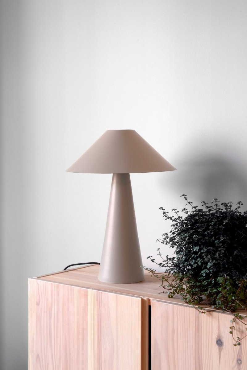 Cannes Bordslampa Mud | Globen Lighting | 7319434234107 | 423410 | Maessing Interiör