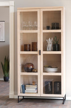 Everett Vitrinskåp Vitpigmenterad/svart | Rowico Home | 7340126536131 | 118773 | Maessing Interiör