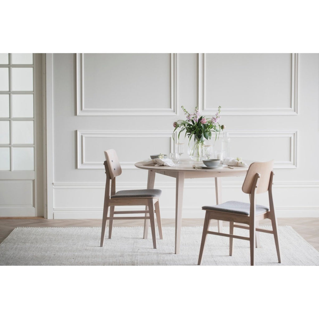 Filippa Matbord Runt 120/165 Vitpigmenterad Ek | Rowico Home | 7340126547250 | 113756 | Maessing Interiör