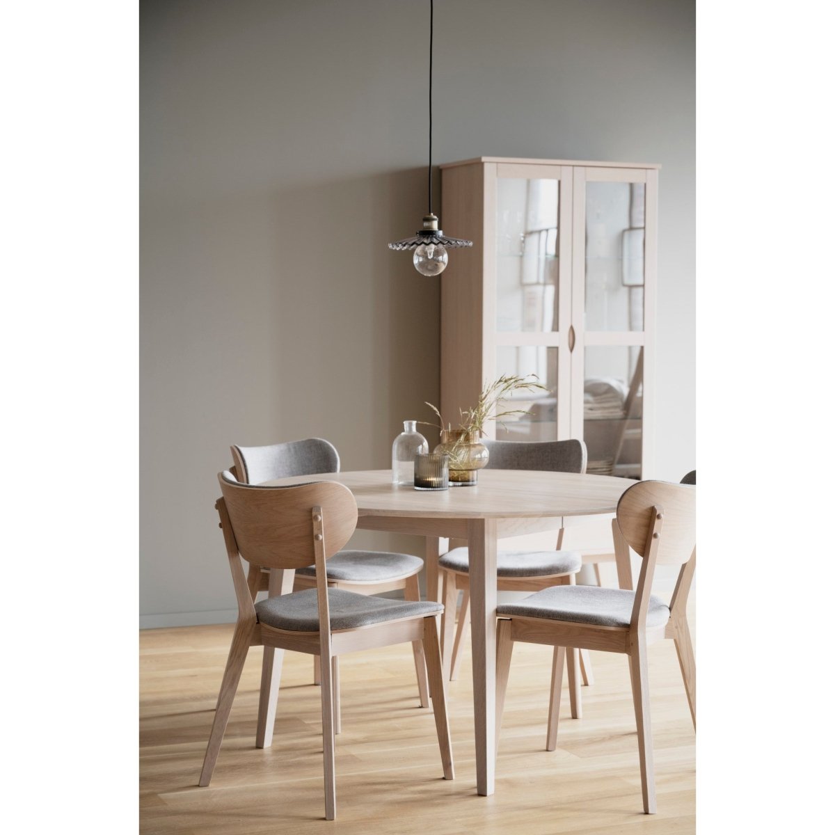Filippa Matbord Runt 120/165 Vitpigmenterad Ek | Rowico Home | 7340126547250 | 113756 | Maessing Interiör