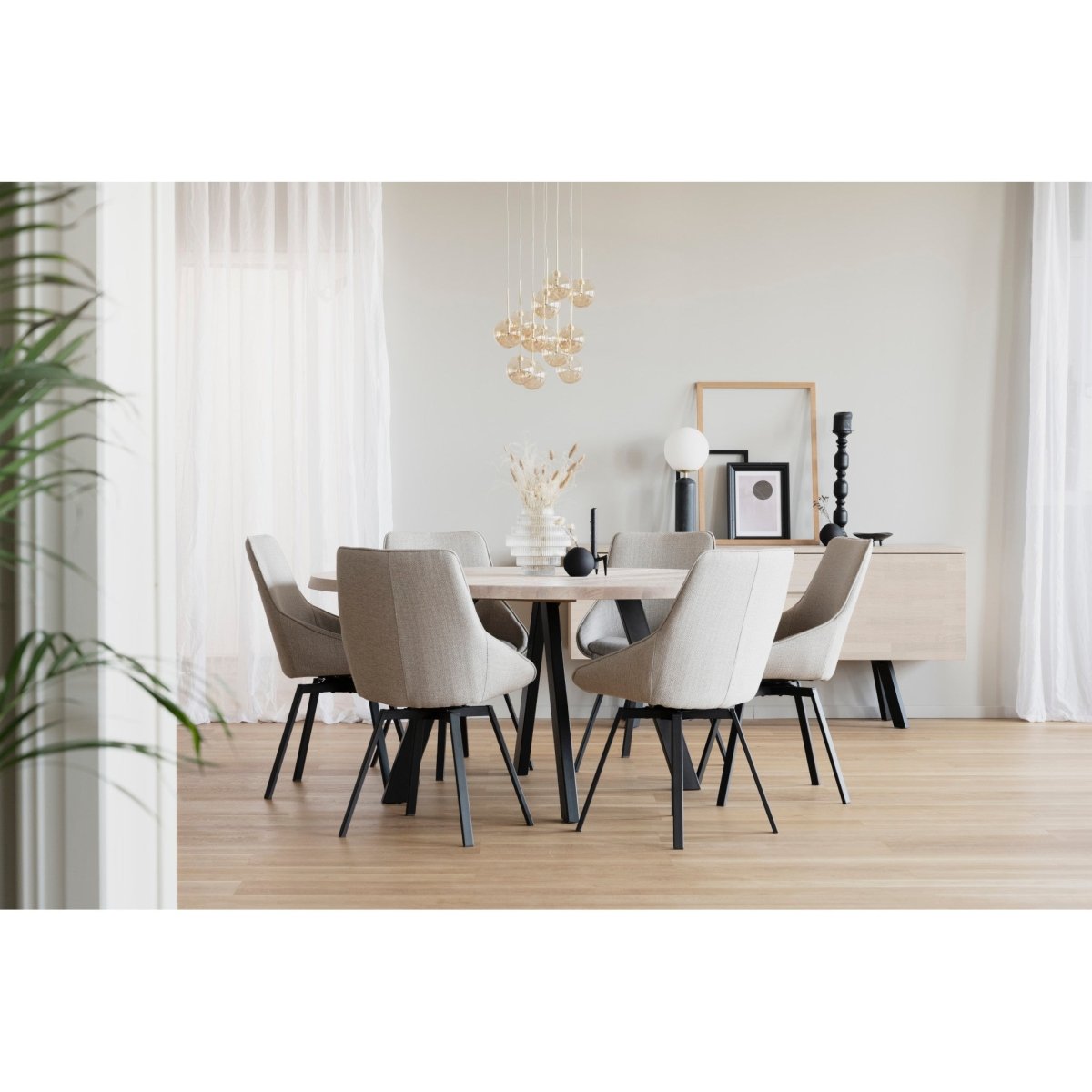 Fred Matbord Vitpigmenterad/Svart 160 Ø | Rowico Home | 7340126545706 | 117442 | Maessing Interiör