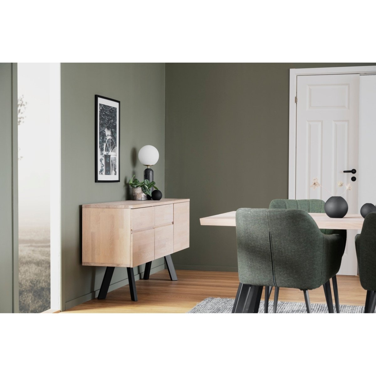 Fred Sideboard Vitpigmenterad/Svart | Rowico Home | 7340126525777 | 117421 | Maessing Interiör