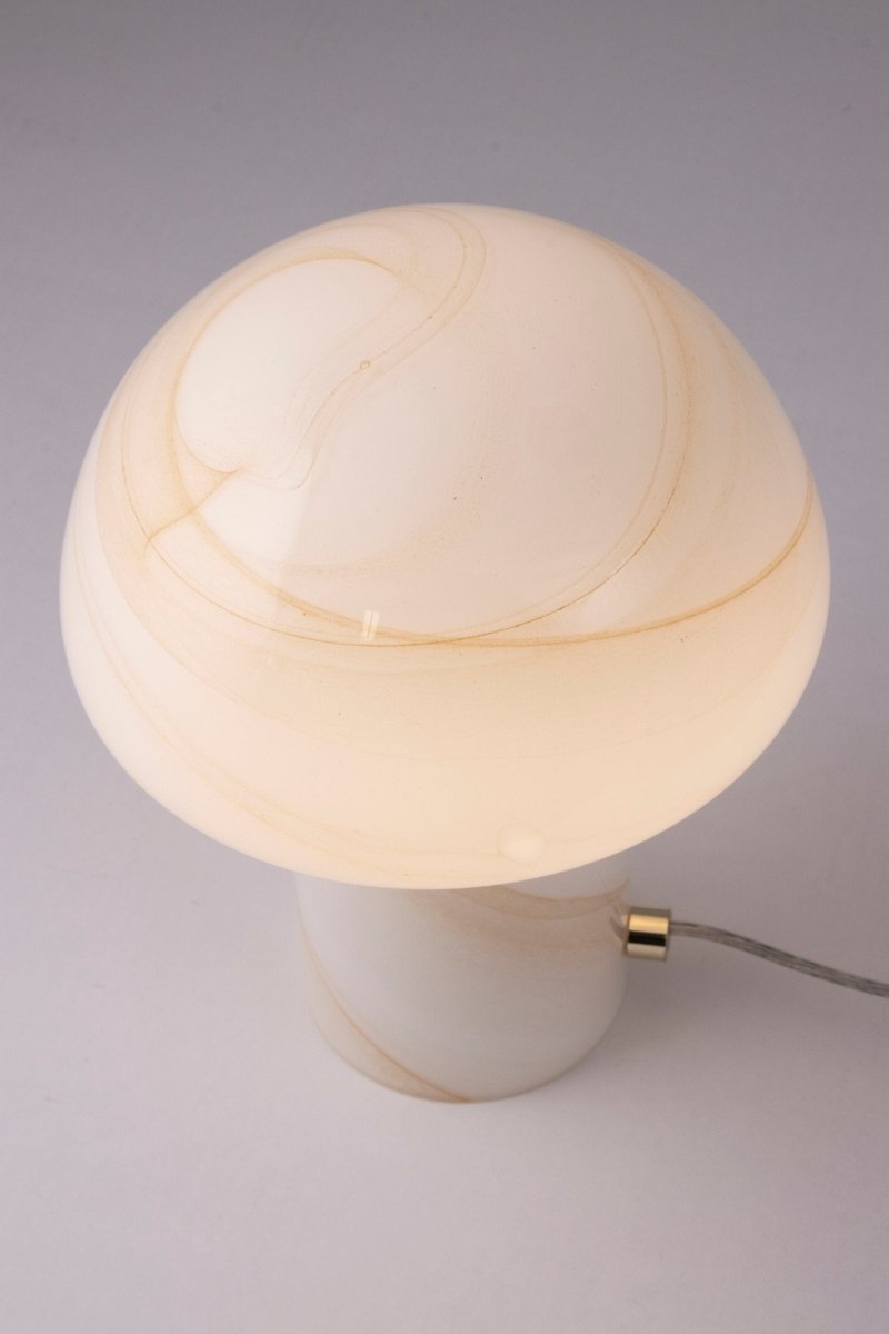Fungo 16 Bordslampa Beige | Maessing Interiör | Belysning | 7319436114025 | 611402 | Globen Lighting