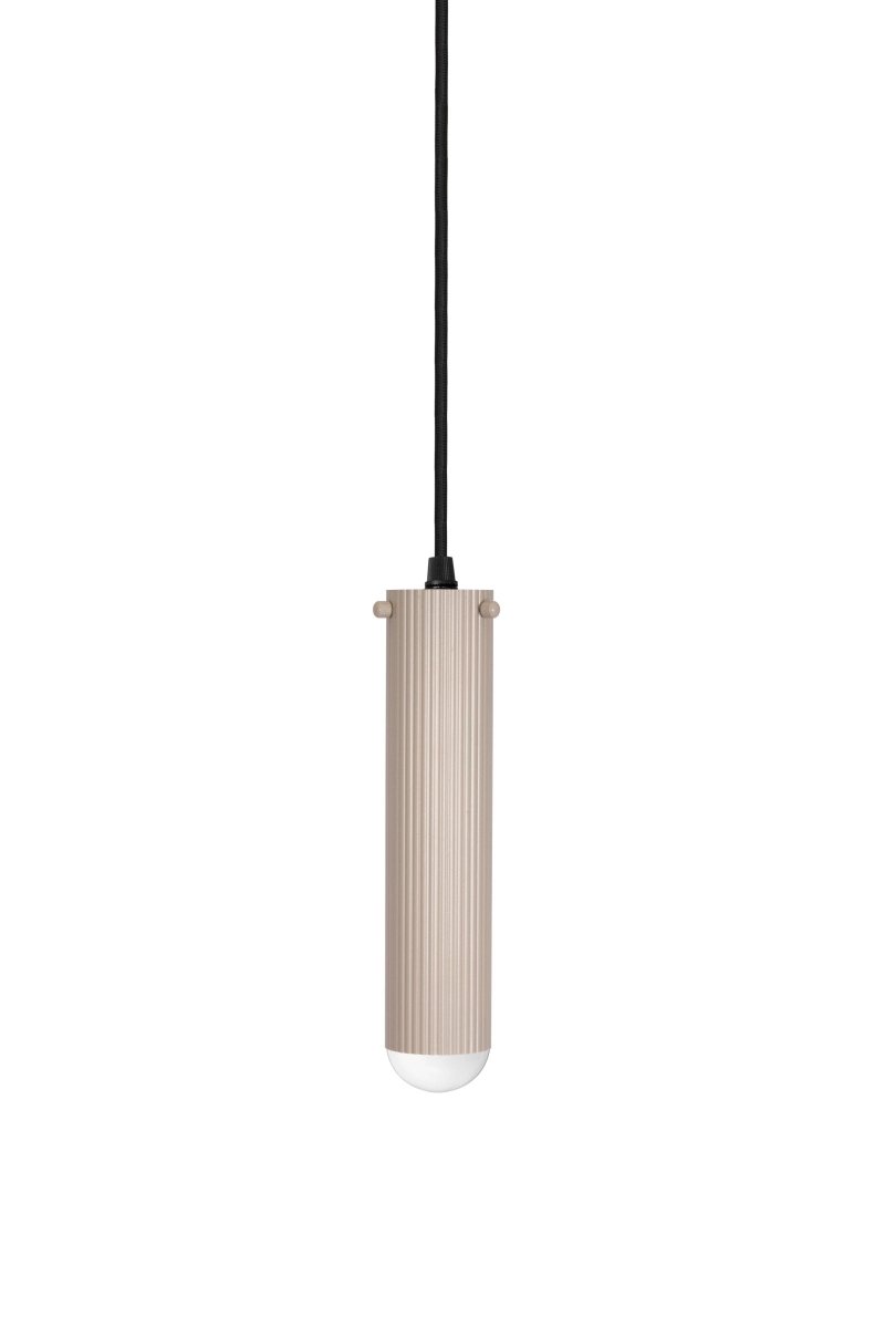 Hubble 22 Pendellampa Mud | Maessing Interiör | Belysning | 7319434433029 | 443302 | Globen Lighting