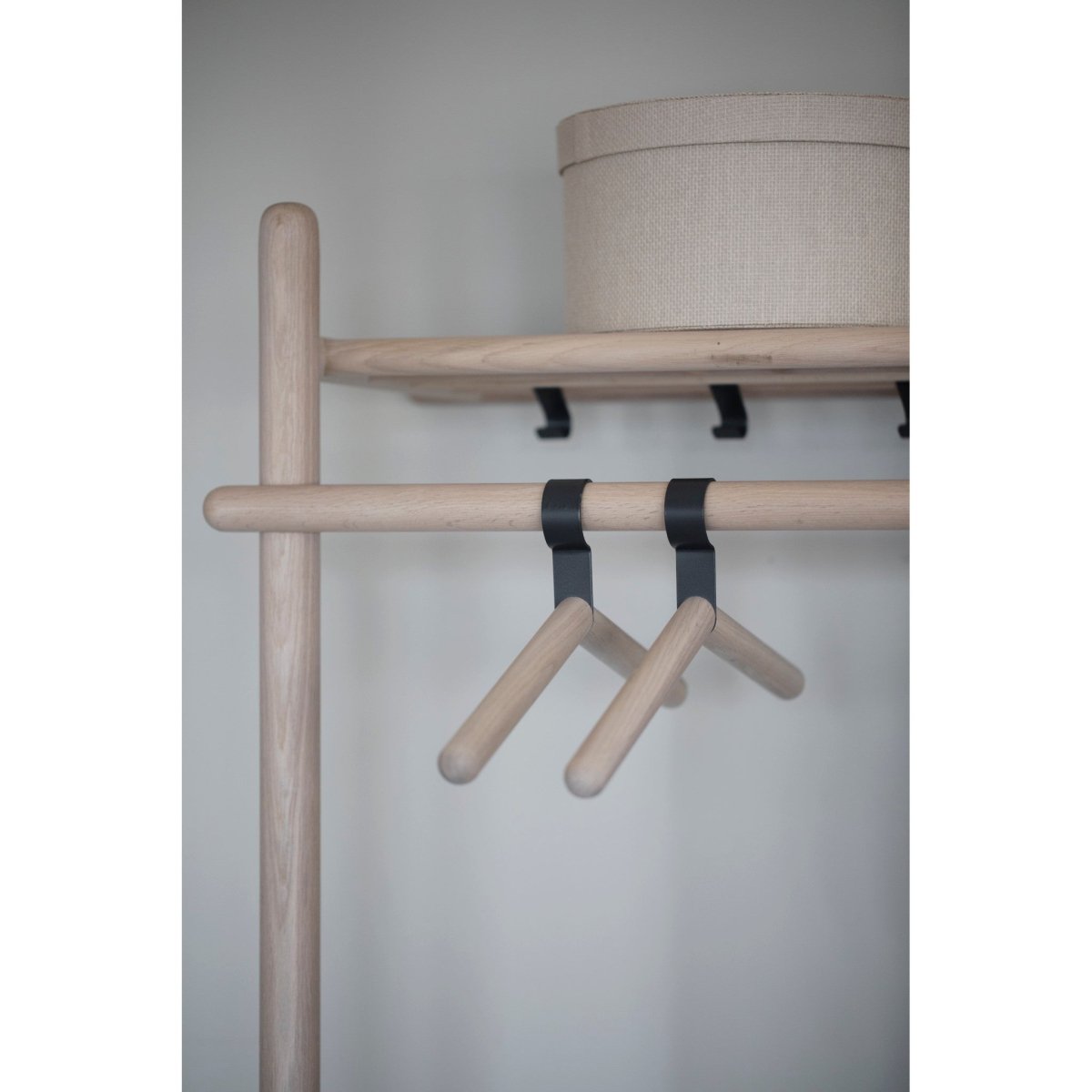 Milford Galge Vitpigmenterad/Svart 4 - pack | Rowico Home | 7340126541401 | 119527 | Maessing Interiör