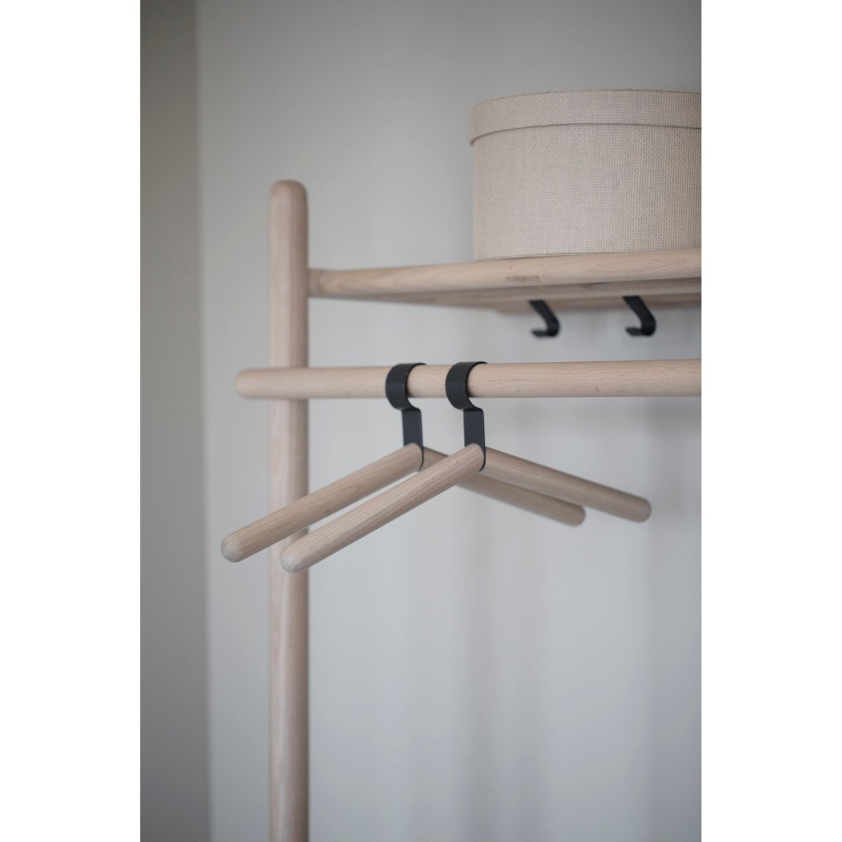 Milford Galge Vitpigmenterad/Svart 4 - pack | Rowico Home | 7340126541401 | 119527 | Maessing Interiör