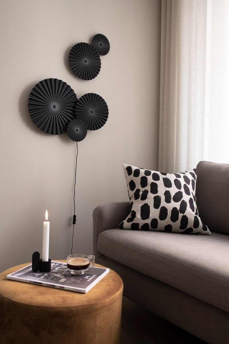 Omega Vägglampa Svart | Globen Lighting | 7319432310117 | 231011 | Maessing Interiör