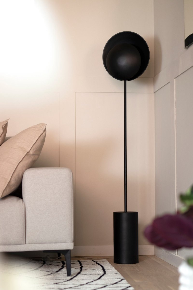 Orbit Golvlampa Svart | Globen Lighting | 7319432008113 | 200811 | Maessing Interiör