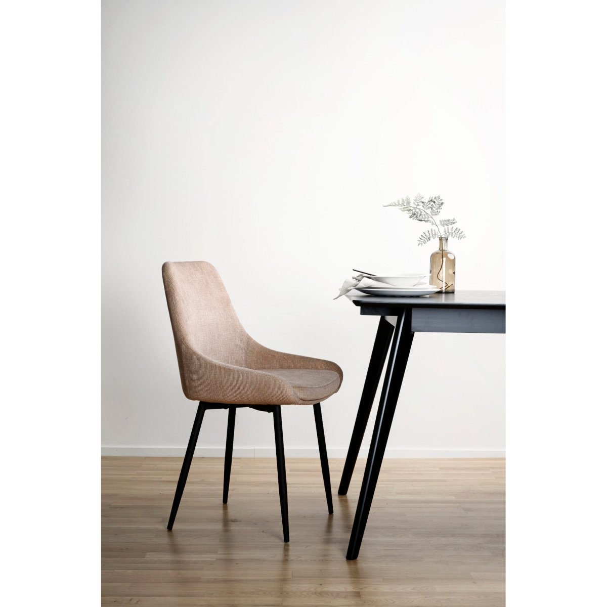 Sierra Stol Beige/Svart | Rowico Home | 7340126547922 | 110487 | Maessing Interiör