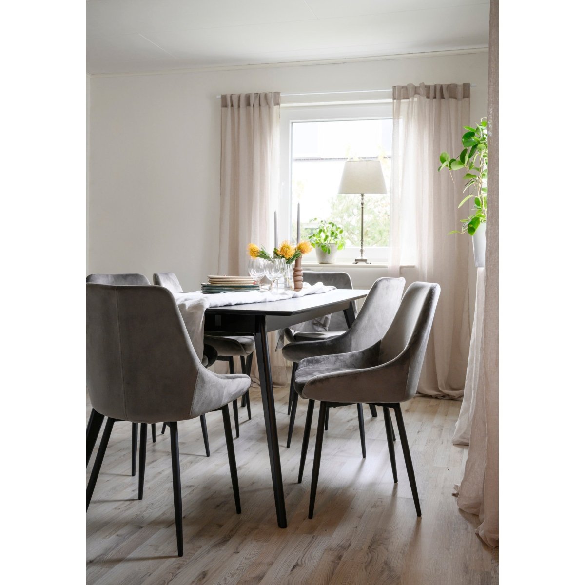 Sierra Stol Grå/Svart | Rowico Home | 7340126537138 | 110387 | Maessing Interiör